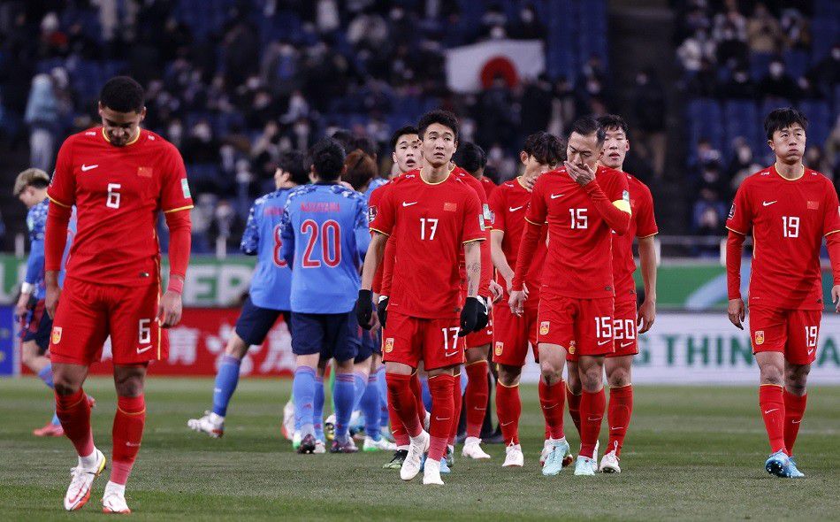 英超-利物浦2-0谢菲联 范迪克索博破门阿诺德助攻北京时间12月7日凌晨3:30，2023-24赛季英超联赛第15轮，利物浦客战谢菲尔德联队。